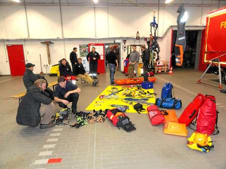 Riskante Höhlen-Einsätze: Rettungskräfte und Forscher beraten sich